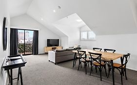 Central Brunswick Apartment Hotel